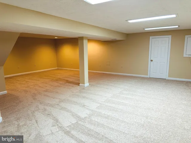 $4,000 | 16405 Equestrian Lane, Rockville, MD 20855