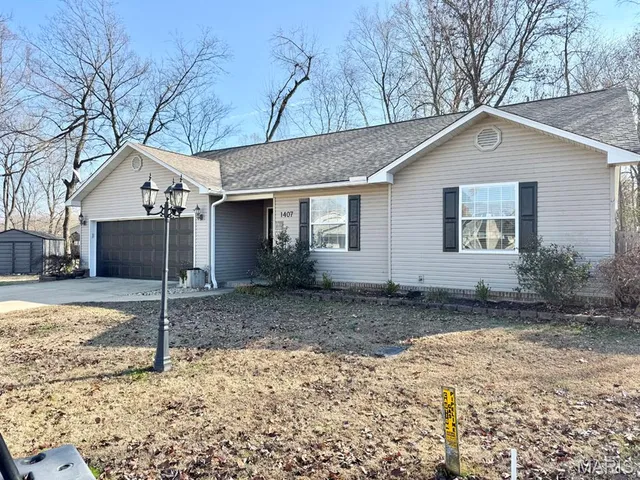 $249,500 | 1407 Birch Creek Court, Dexter, MO 63841