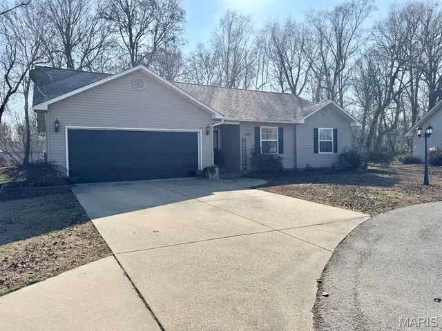 $249,500 | 1407 Birch Creek Court, Dexter, MO 63841