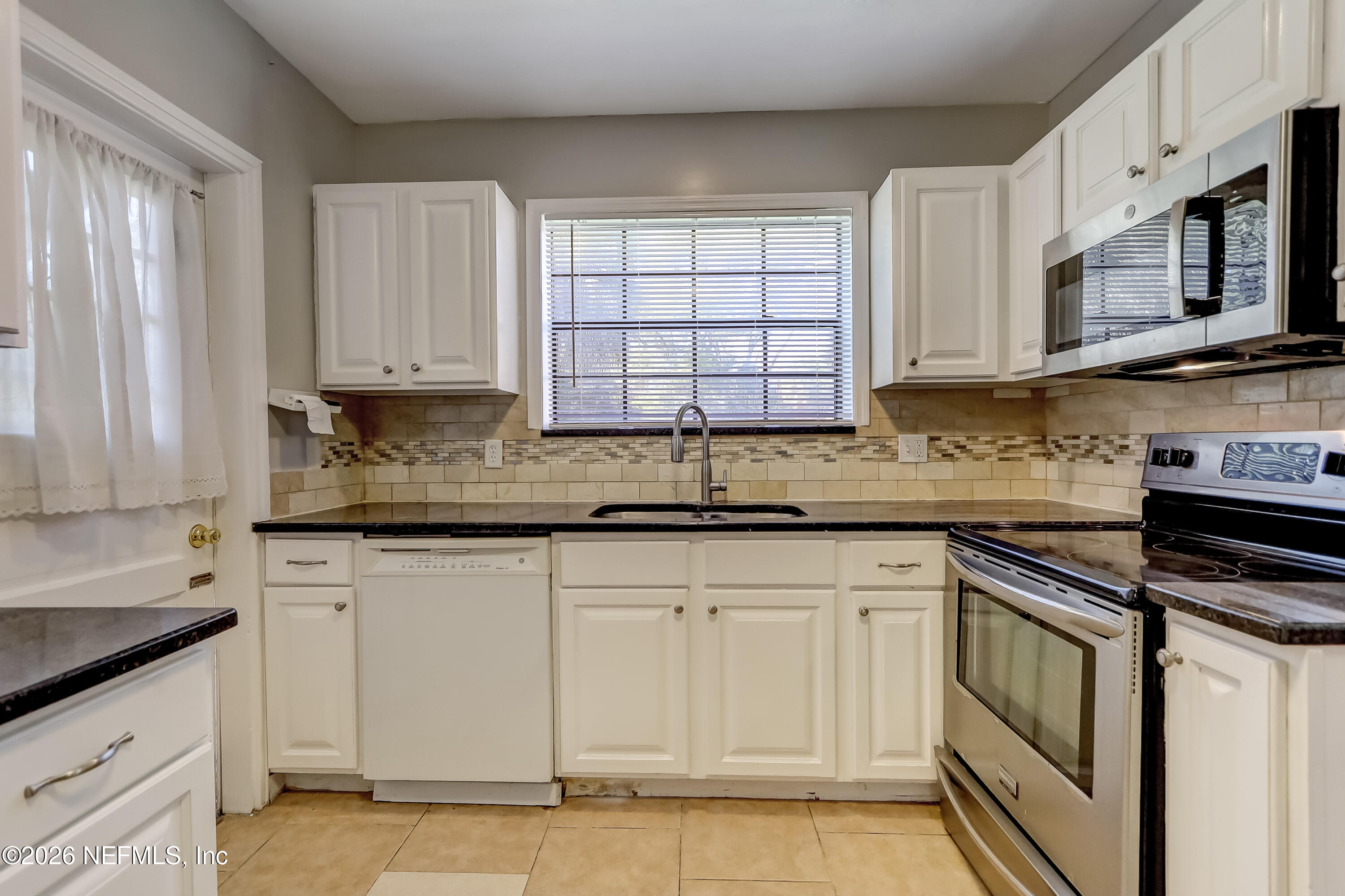 3116 Belden Circle Jacksonville, FL 32207 - Photo 14 of 27 15