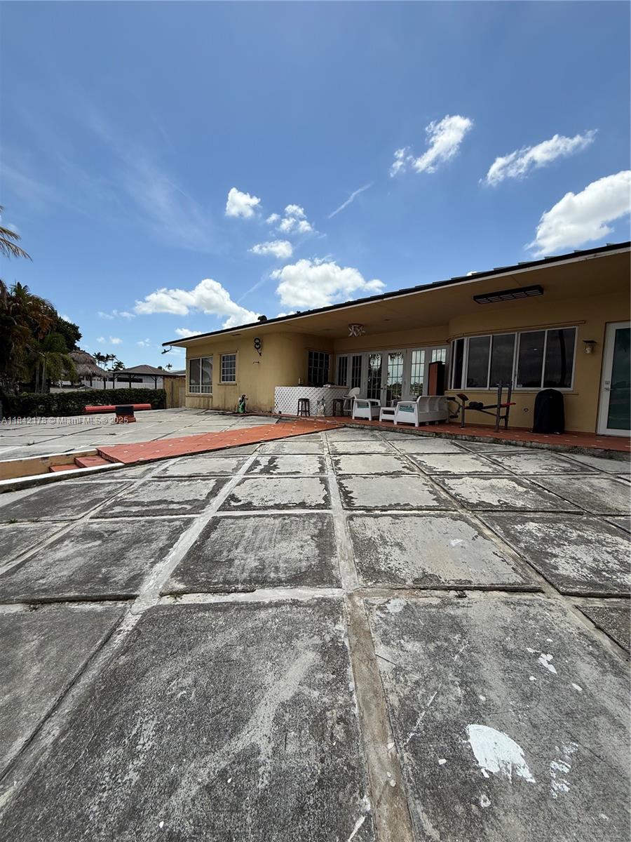 747 West 78th Street Hialeah, FL 33014 - Photo 36 of 38 a view of a bike garage
