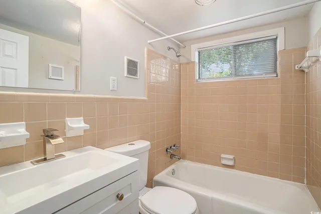 $989,999 | 820 17th Avenue North, Surfside Beach, SC 29575