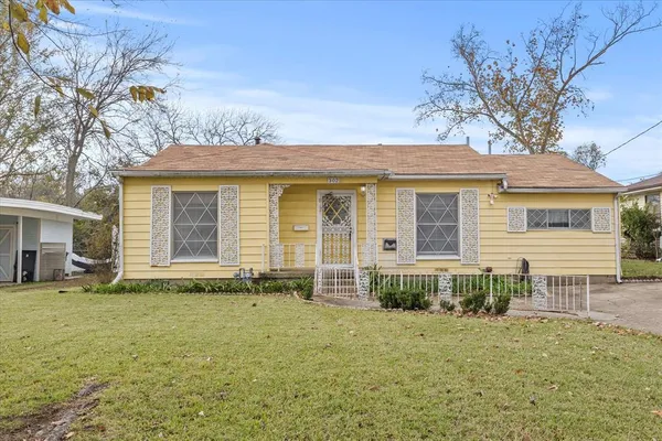 $215,000 | 302 South Clark Street, Rockwall, TX 75087