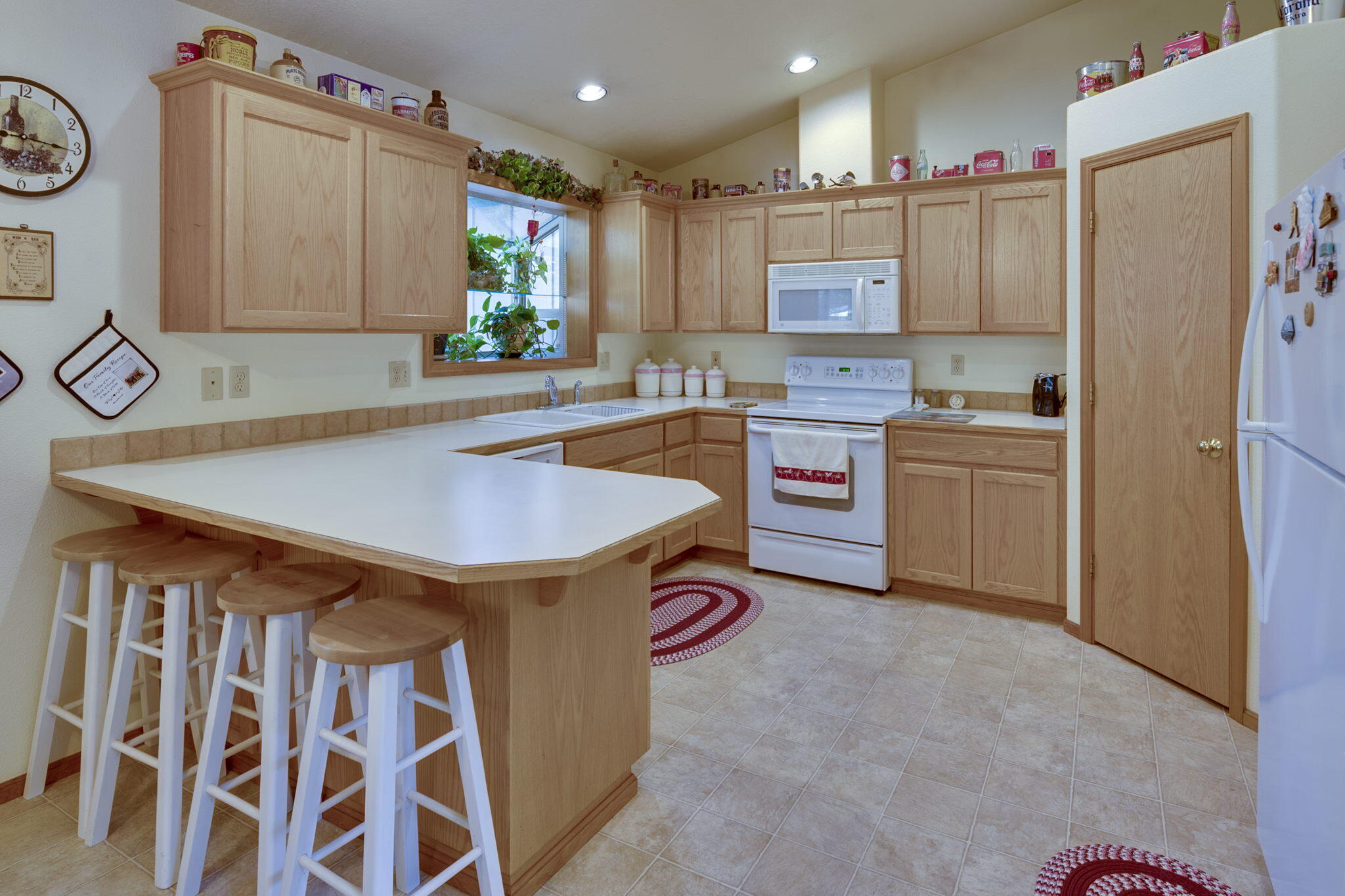 15939 Old Mill Road La Pine, OR 97739 - Photo 12 of 53 Kitchen