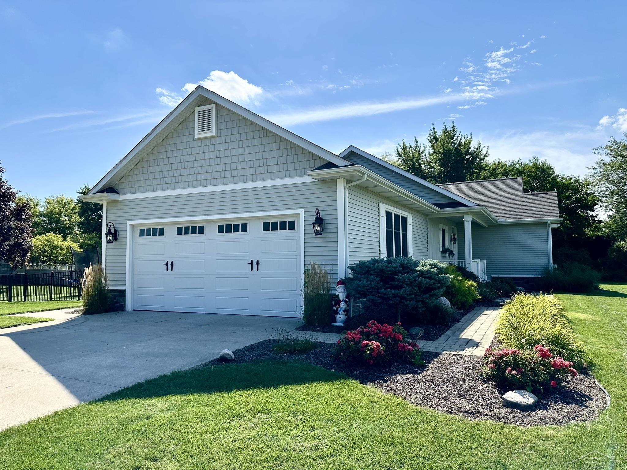 3943 Spring Lane Saginaw, MI 48603 - Photo 5 of 52 50186216-732be1ab-f3d8-40fd-94f5-c6b200d92241.JPG