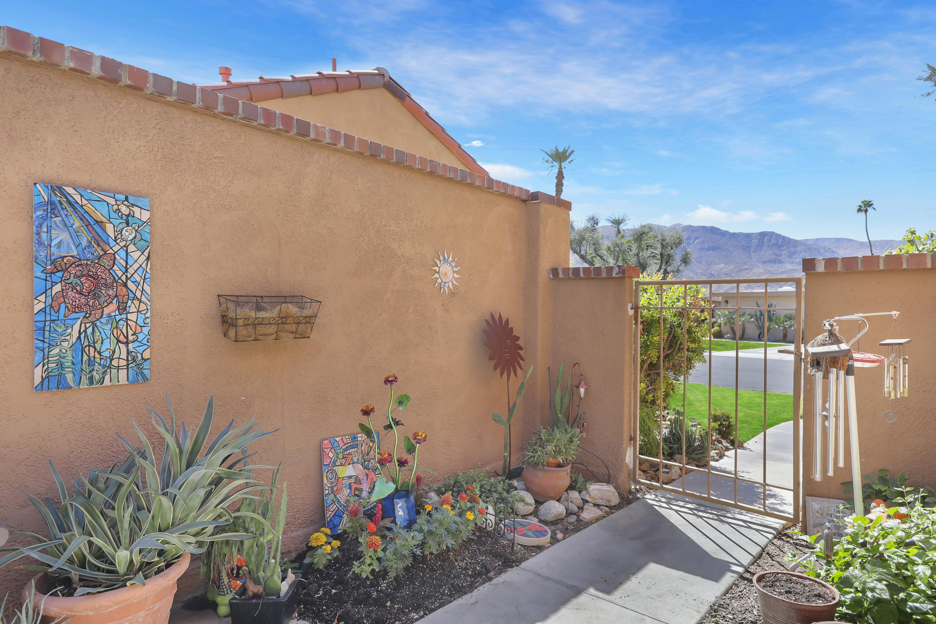 44 Malaga Drive Rancho Mirage, CA 92270 - Photo 10 of 22