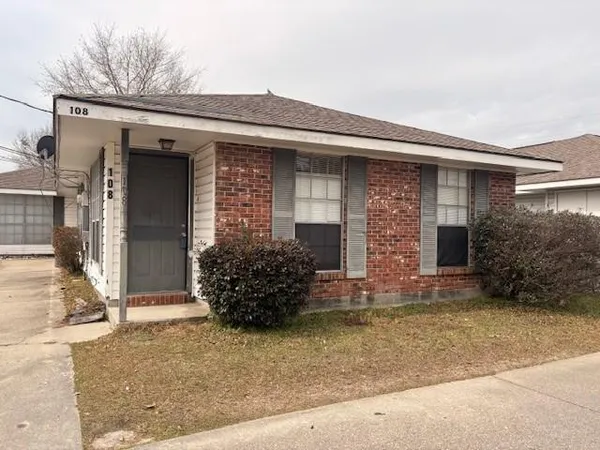 $1,250 | 108 Pkwy N Drive, Unit 108, Slidell, LA 70458