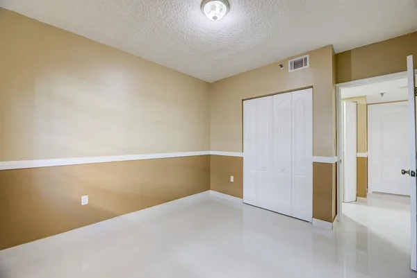 $2,800 | 8330 Northwest 103rd Street, Unit 101B, Hialeah, FL 33016