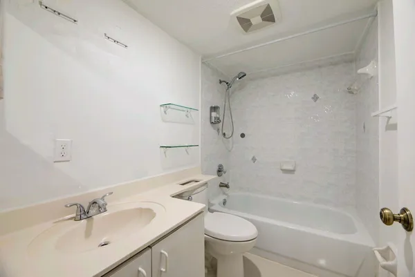 $2,800 | 8330 Northwest 103rd Street, Unit 101B, Hialeah, FL 33016