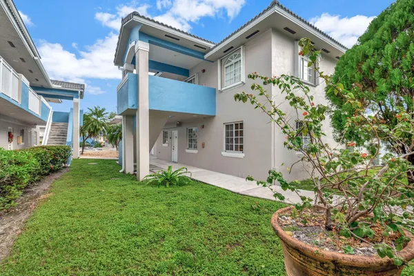 $2,800 | 8330 Northwest 103rd Street, Unit 101B, Hialeah, FL 33016