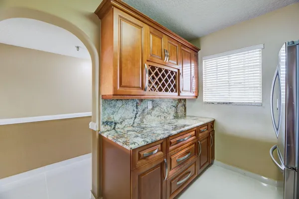 $2,800 | 8330 Northwest 103rd Street, Unit 101B, Hialeah, FL 33016