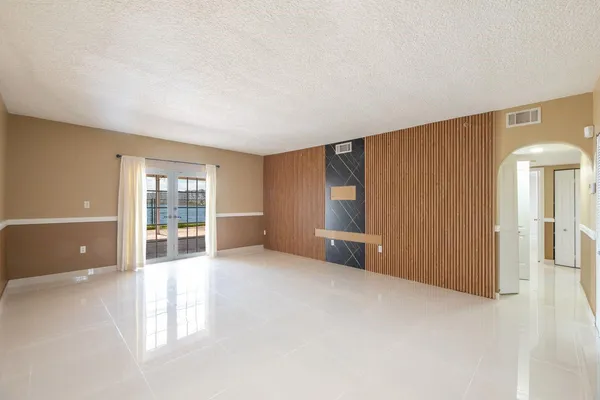 $2,800 | 8330 Northwest 103rd Street, Unit 101B, Hialeah, FL 33016