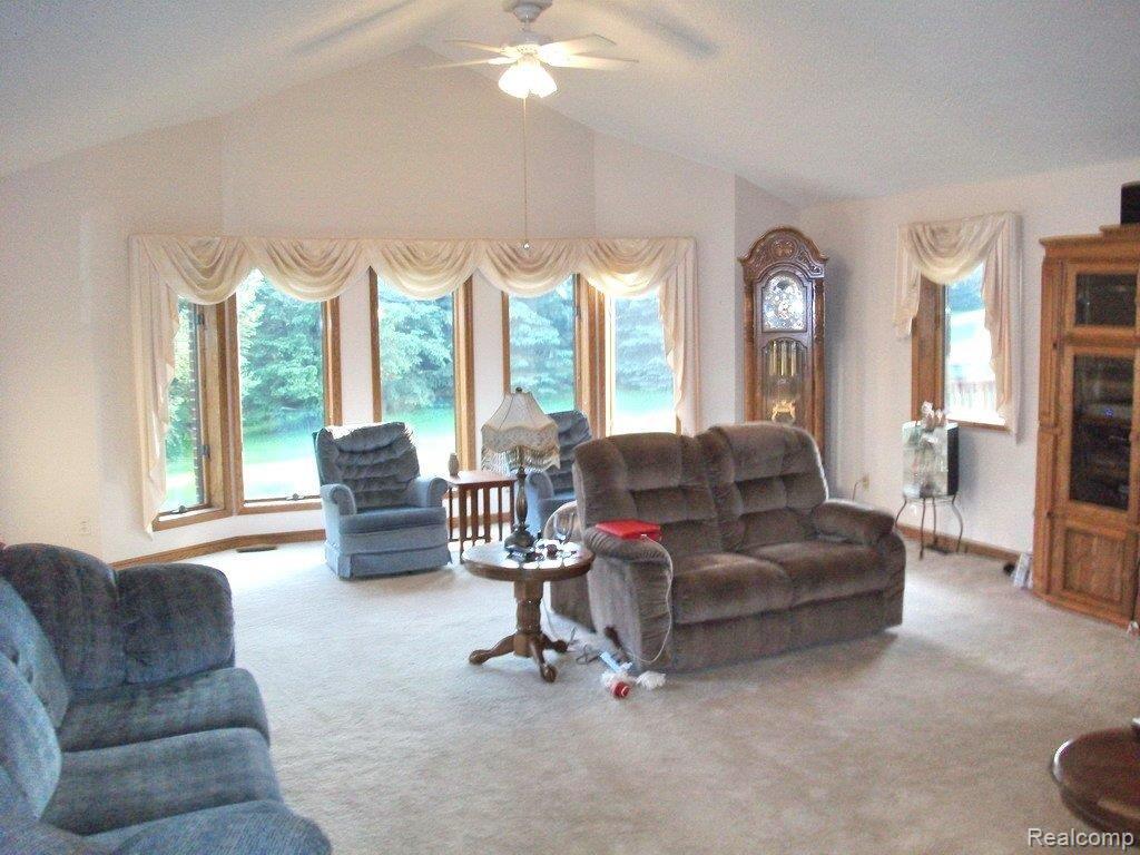 591 West Snell Road Rochester, MI 48306 - Photo 10 of 21 Great Room