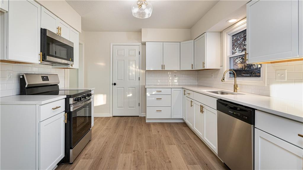 2805 Berry Avenue Independence, MO 64057 - Photo 4 of 18