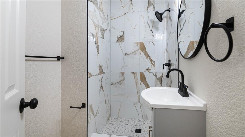 2805 Berry Avenue Independence, MO 64057 - Photo 6 of 18