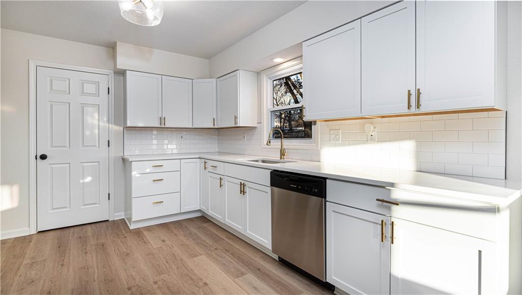 2805 Berry Avenue Independence, MO 64057 - Photo 9 of 18