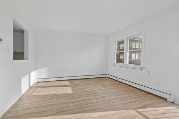 $2,600 | 4017 Hudson Avenue, Unit 3, Union City, NJ 07087