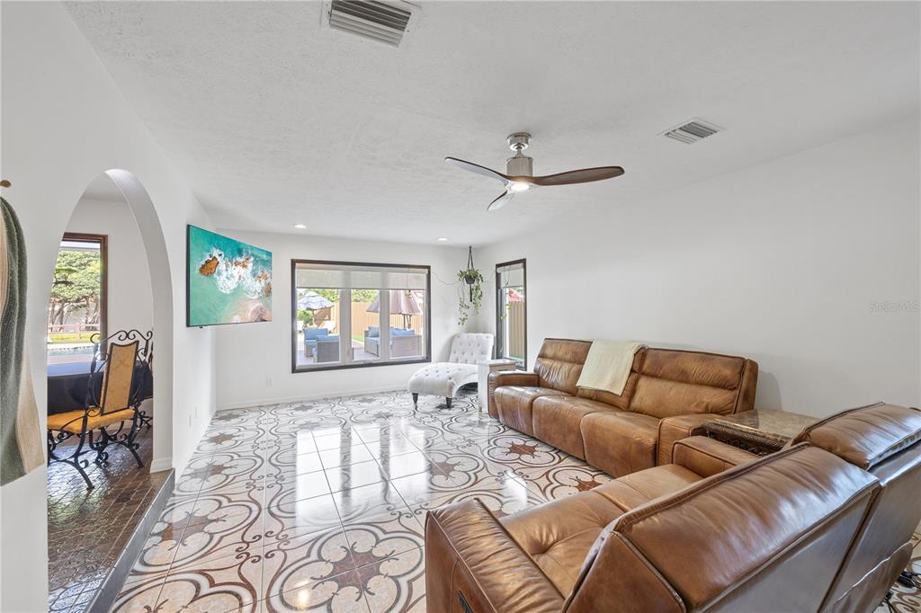 403 Weeburn Road Temple Terrace, FL 33617 - Photo 18 of 53 Gallery Image 18
