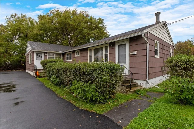 $199,999 | 205 Crehange Street, Unit 7, Syracuse, NY 13205