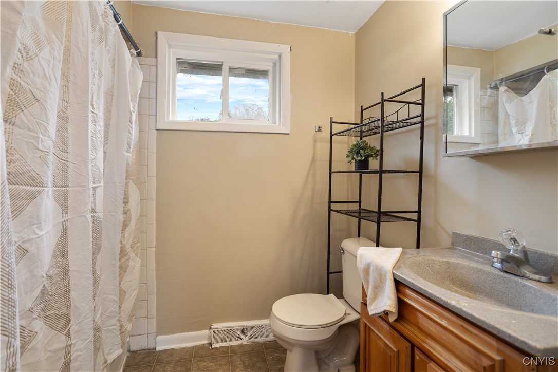 205 Crehange Street, Unit 7 Syracuse, NY 13205 - Photo 12 of 13 Full bath