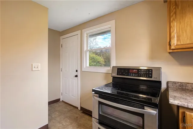 $199,999 | 205 Crehange Street, Unit 7, Syracuse, NY 13205