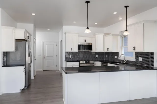 $529,000 | 1132 Bridger Drive, Holmen, WI 54636