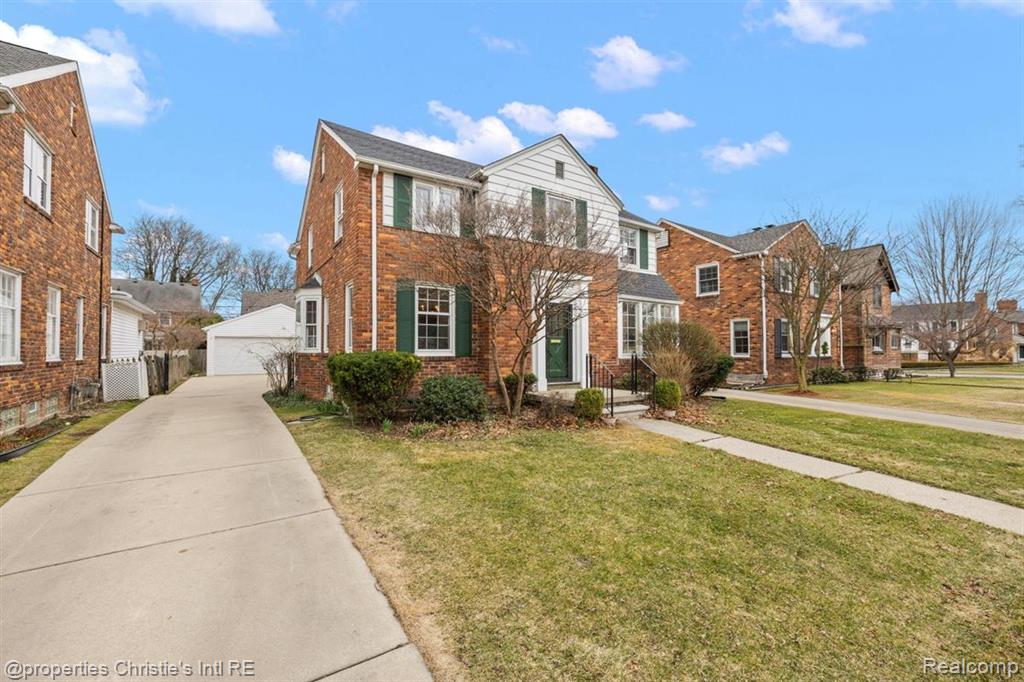 285 McMillan Road Grosse Pointe Farms, MI 48236 - Photo 3 of 33