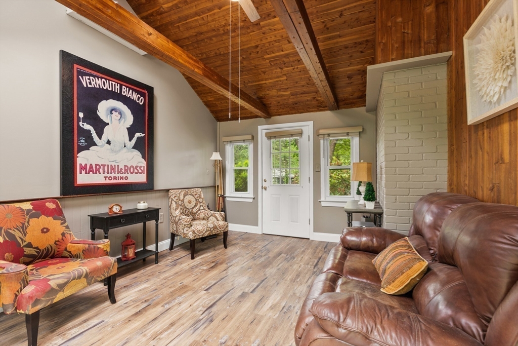 124 Hillside Road North Andover, MA 01845 - Photo 2 of 24 Gallery Image 2