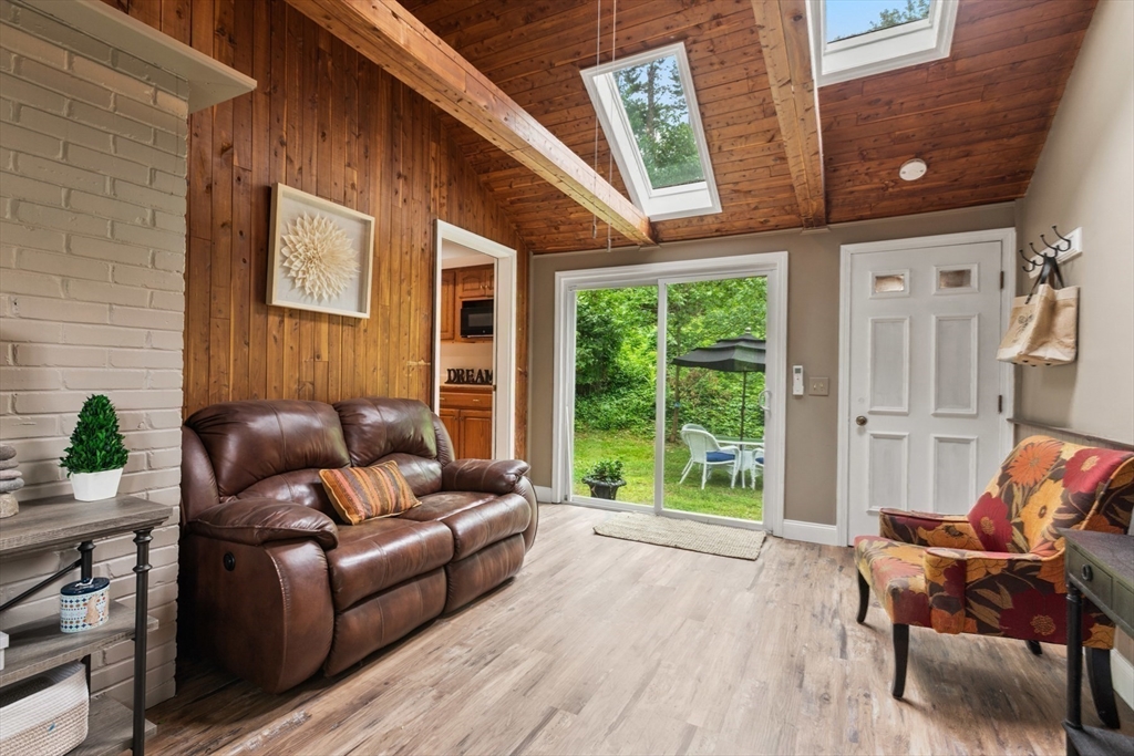 124 Hillside Road North Andover, MA 01845 - Photo 3 of 24 Gallery Image 3