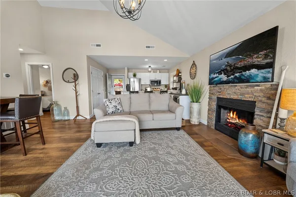 $305,000 | 312 Windsor Bay Drive, Unit 4A, Camdenton, MO 65020