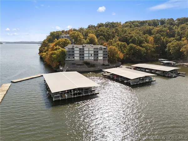 $305,000 | 312 Windsor Bay Drive, Unit 4A, Camdenton, MO 65020