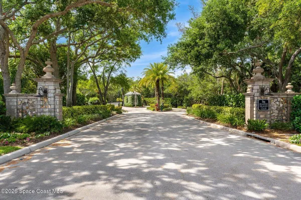 $525,000 | 9200 East Marsh Island Drive, Vero Beach, FL 32963