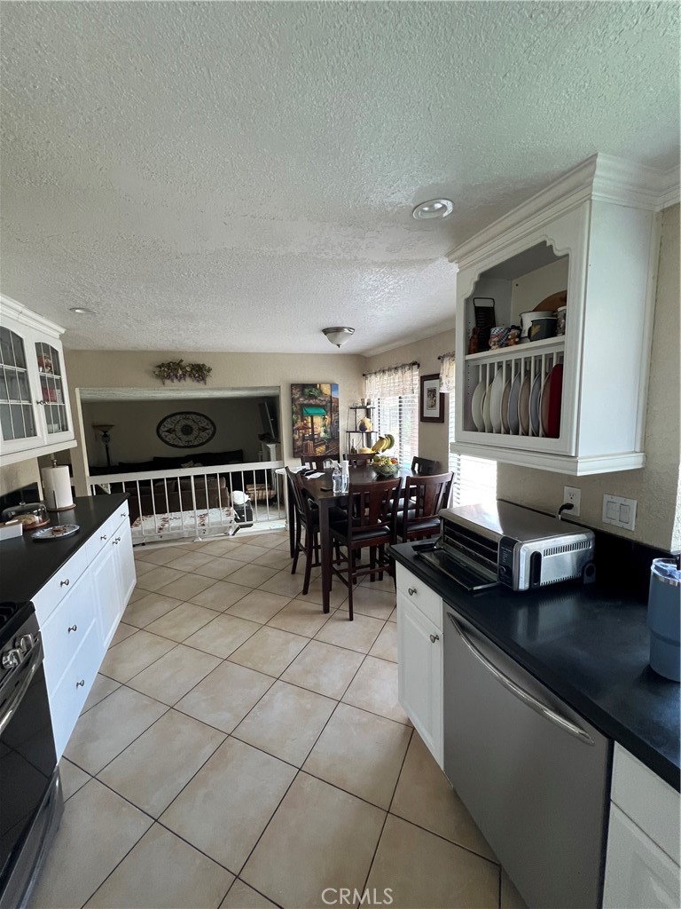 5878 Palencia Drive Riverside, CA 92509 - Photo 6 of 24