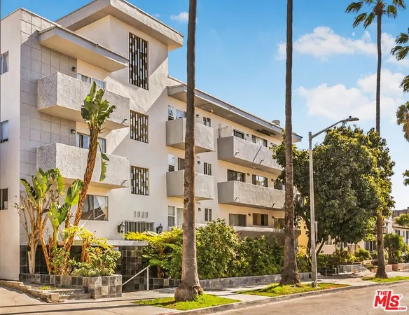 $2,495 | 1030 North Orange Grove Avenue, Unit 302, Los Angeles, CA 90046