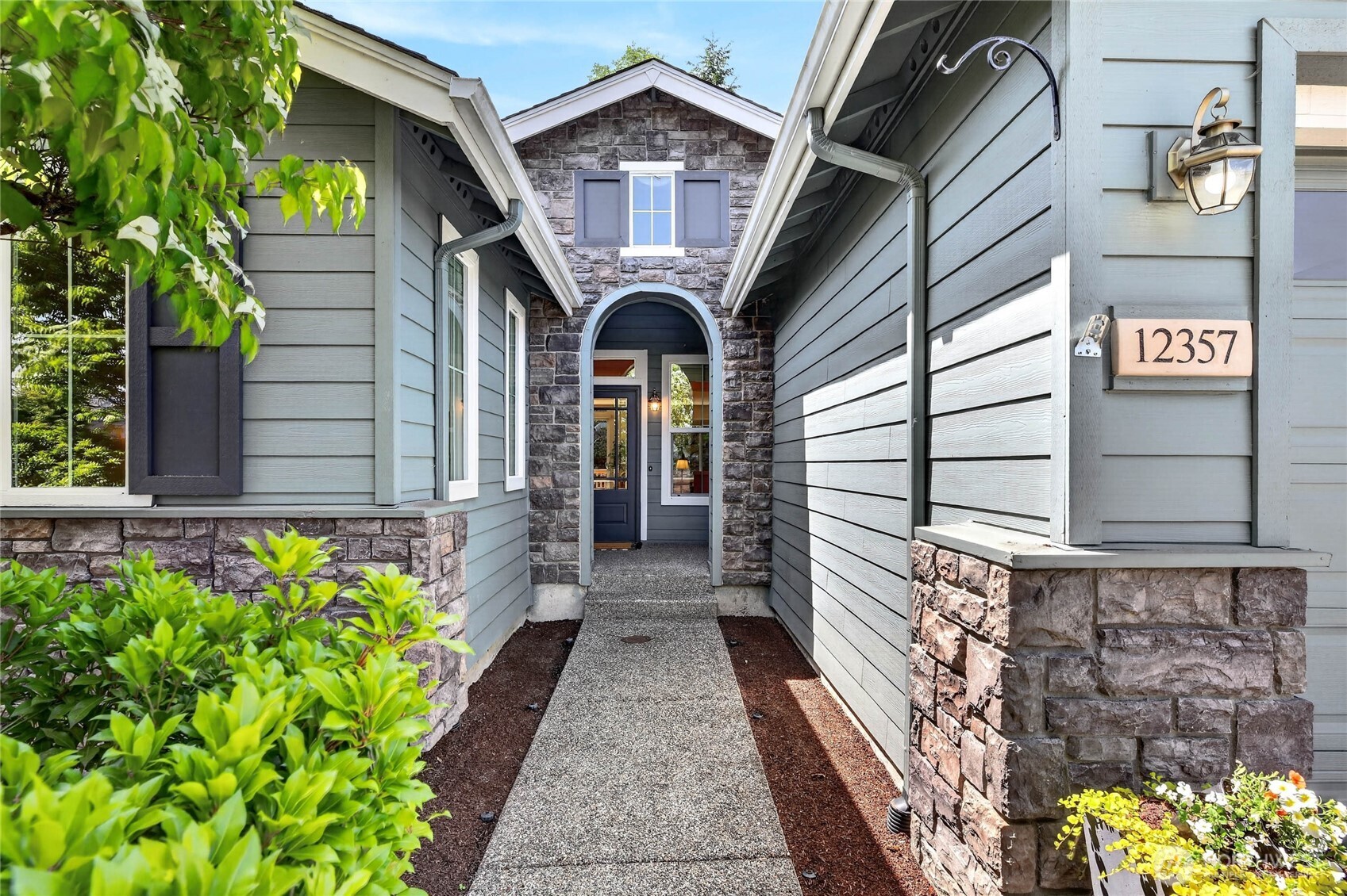 12357 Big Leaf Way Northeast Redmond, WA 98053 - Photo 3 of 36