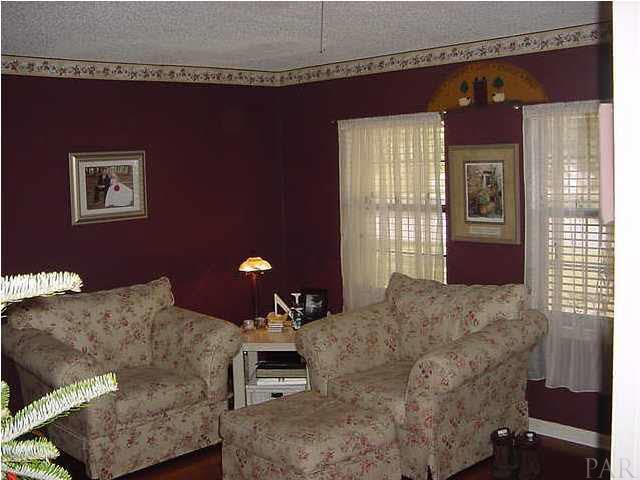 5758 Hickory Street Milton, FL 32570 - Photo 4 of 21