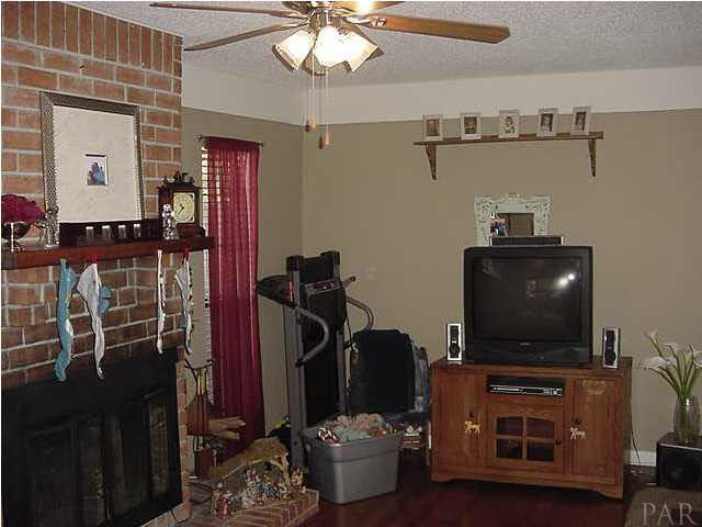 5758 Hickory Street Milton, FL 32570 - Photo 6 of 21