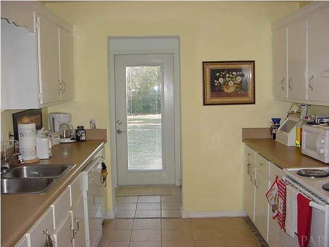 5758 Hickory Street Milton, FL 32570 - Photo 10 of 21