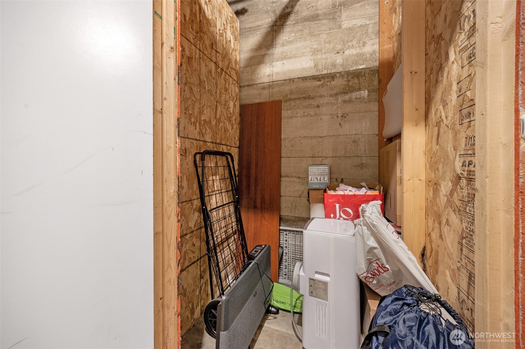 405 Prospect Street, Unit 102 Seattle, WA 98109 - Photo 33 of 40