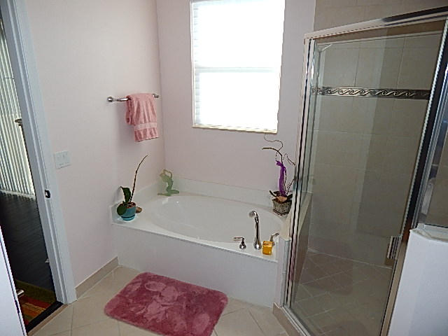 4811 Northwest 16th Terrace Boca Raton, FL 33431 - Photo 19 of 49 4811 master soak tub DSCN0519