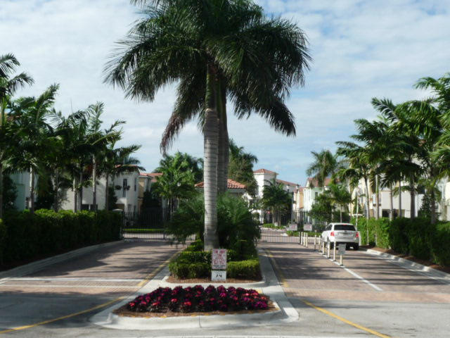 4811 Northwest 16th Terrace Boca Raton, FL 33431 - Photo 29 of 49 Centra Gate both sides
