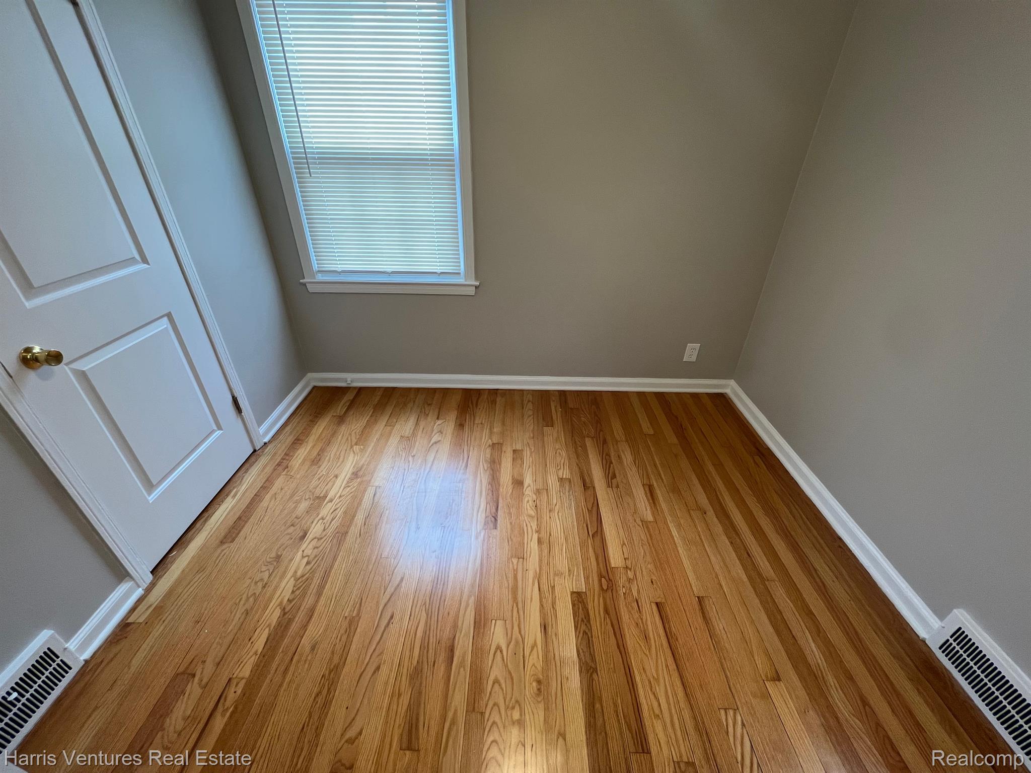 21700-06 Moross Road Grosse Pointe, MI 48236 - Photo 14 of 15 Bedroom #2