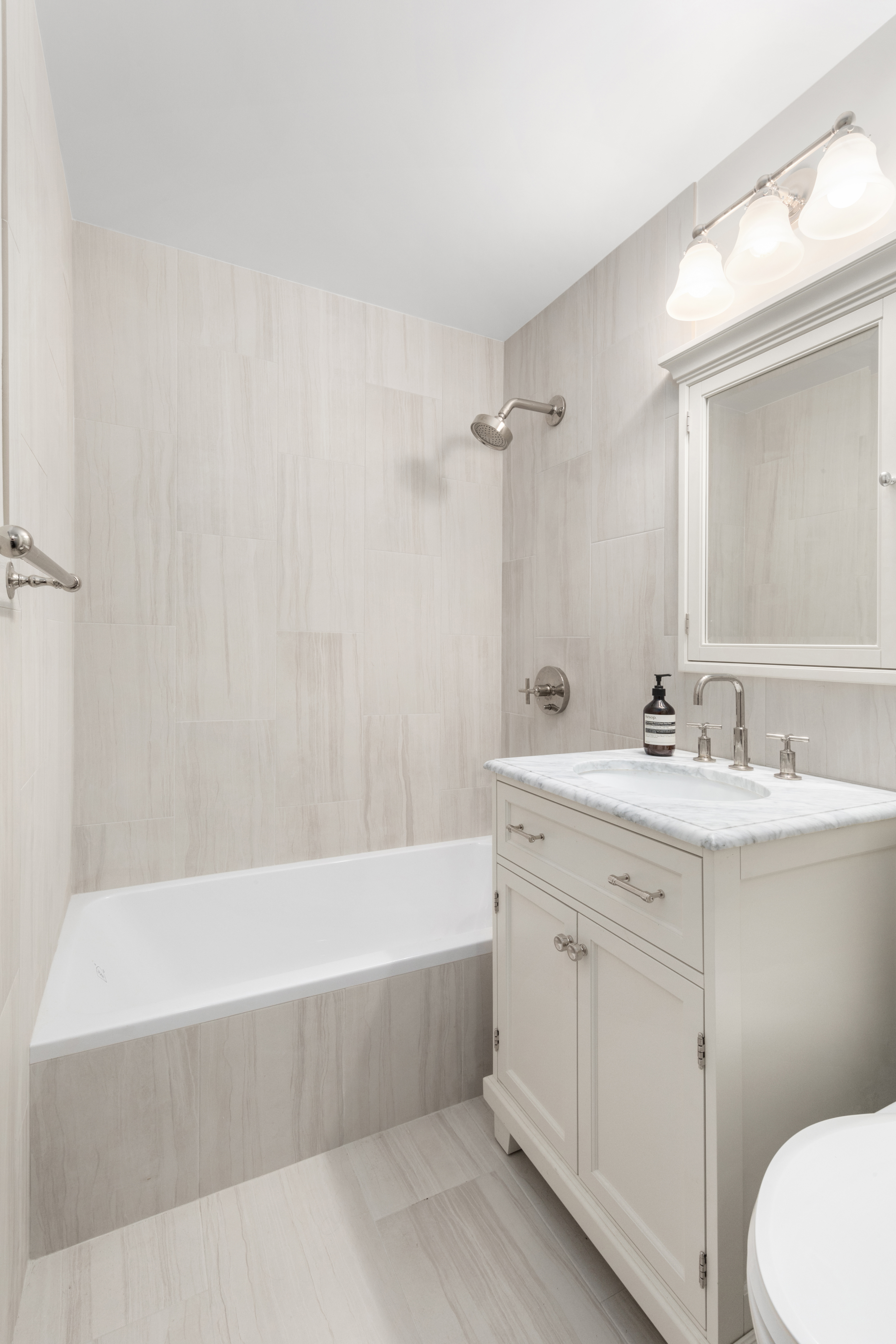 625 Main Street, Unit 931 Manhattan, NY 10044 - Photo 5 of 15