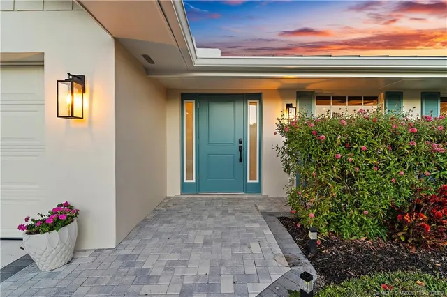 $725,000 | 3881 Southeast Fairway West, Stuart, FL 34997