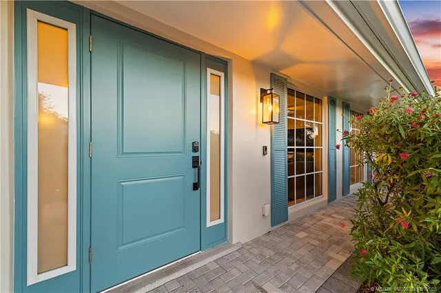 $725,000 | 3881 Southeast Fairway West, Stuart, FL 34997