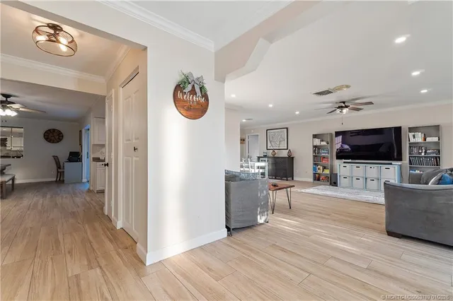 $725,000 | 3881 Southeast Fairway West, Stuart, FL 34997