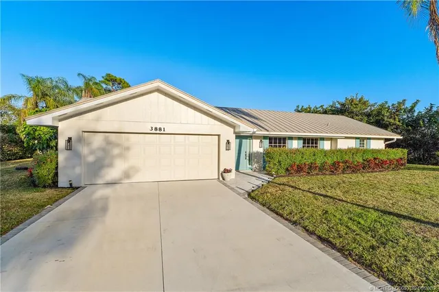 $725,000 | 3881 Southeast Fairway West, Stuart, FL 34997