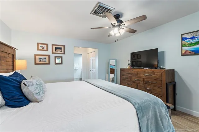 $725,000 | 3881 Southeast Fairway West, Stuart, FL 34997