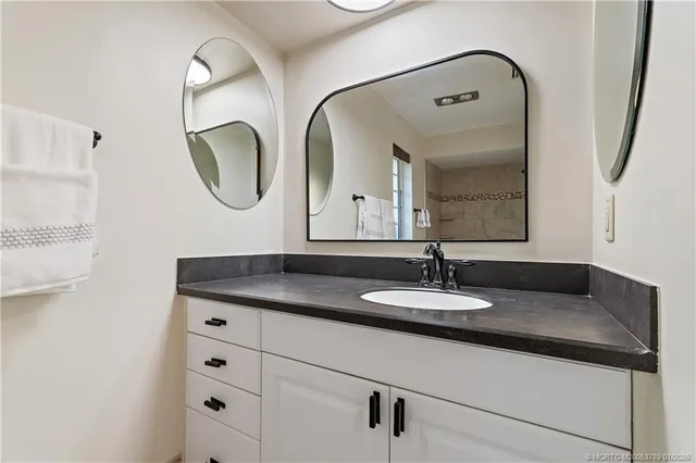 $725,000 | 3881 Southeast Fairway West, Stuart, FL 34997