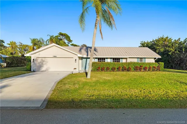 $725,000 | 3881 Southeast Fairway West, Stuart, FL 34997